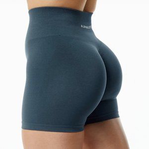 Alphalete Amplify Womens Medium M Seamless Scrunch 4.5" Shorts - Whale Blue -New